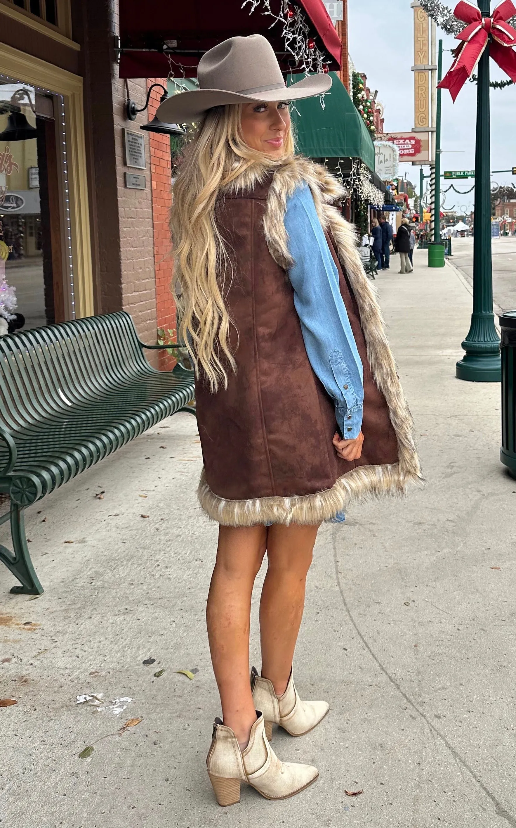 Nora Vest